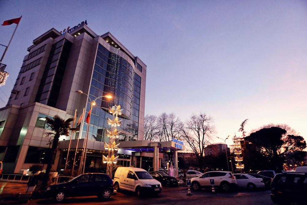Grand Hotel Europa Шкодер Экстерьер фото