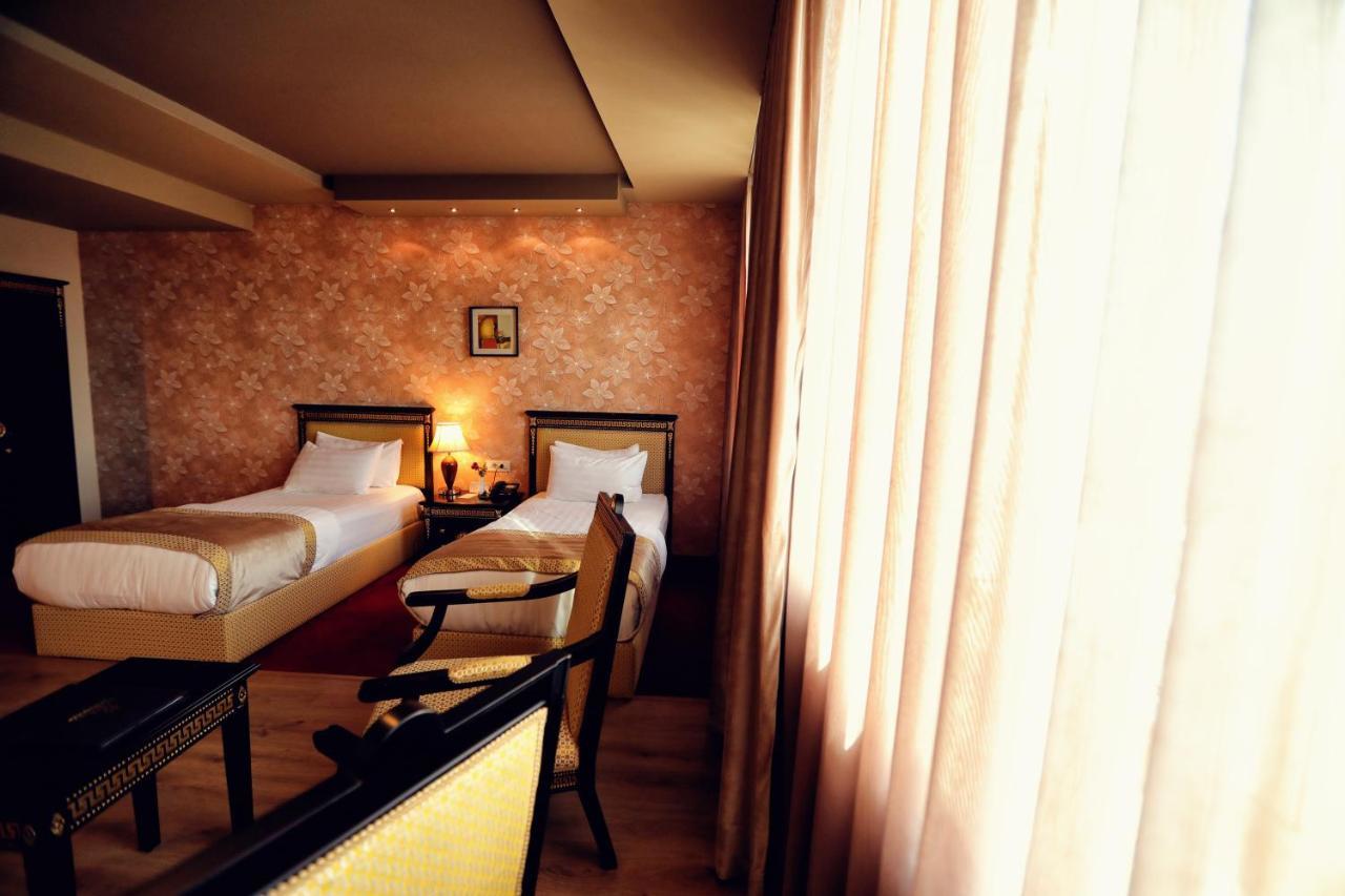 Grand Hotel Europa Шкодер Экстерьер фото